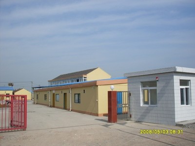 廣州英特達標牌制造 專業打造電鑄標牌、鋁標牌與水晶滴膠標貼，助力服裝輔料卓越品質